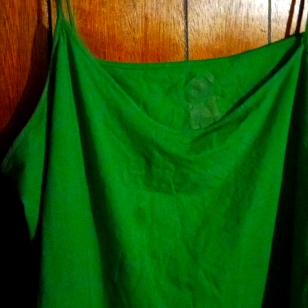 TWO TOPS SIZE 4XL GREEN CAMI AND BLACK SHIRT